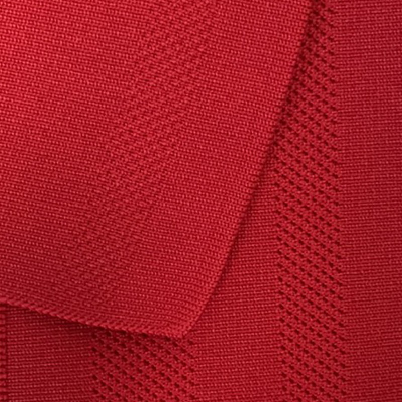 Jacquard-Kragen. Ausgezeichnetes Handgefühl, weich und seidig