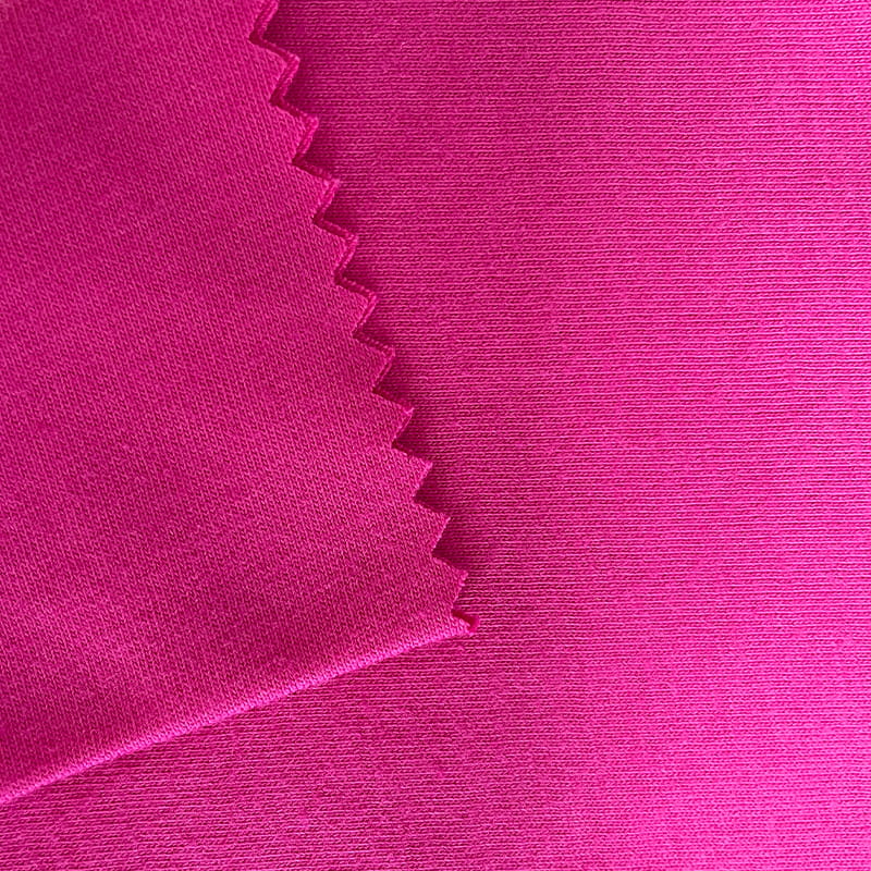 60 % Baumwolle, 40 % Poly-Single-Jersey. Erfrischend und bequem